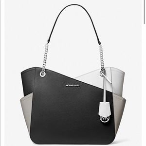 🆕 MICHAEL MICHAEL KORS
Jet Set Large Color-Block Saffiano Leather Tote Bag